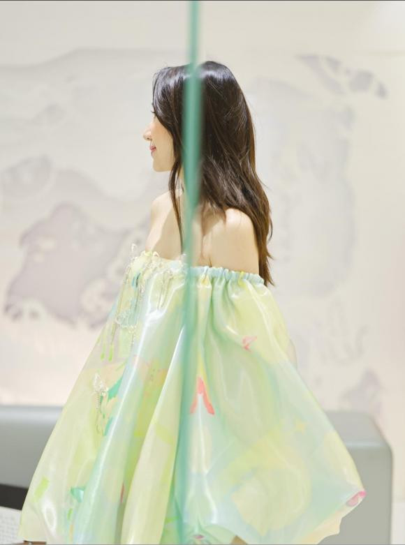 Con gai cua A hau Tra My da lon phong phao-Hinh-7