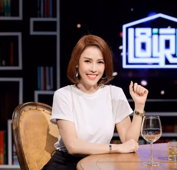 Ca si Que Van hiem hoi ke ve cuoc hon nhan dau tien