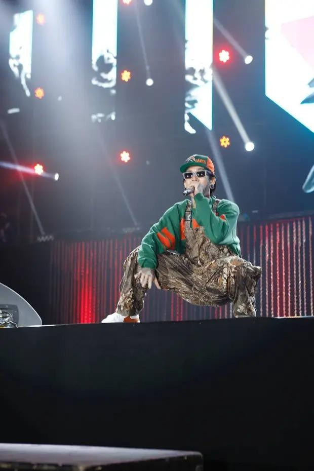 Show ve 2 trieu co Binz, Wowy e am, khach dem tren dau ngon tay-Hinh-7