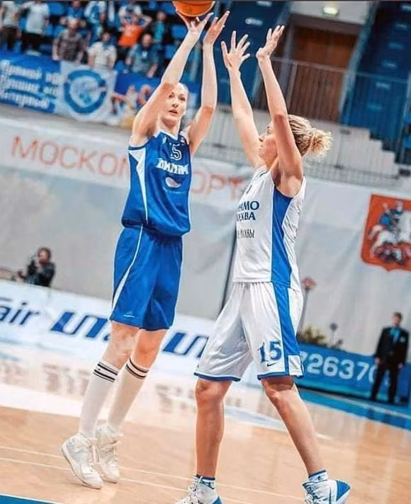 Cuoc song co gai co doi chan dai 1,33 met-Hinh-2