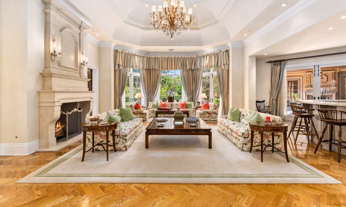 Dinh thu 15 trieu USD cua binh luan vien huyen thoai Vin Scully-Hinh-2