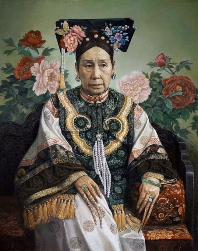 5 bi mat giup Tu Hy thai hau 70 tuoi da van hong hao