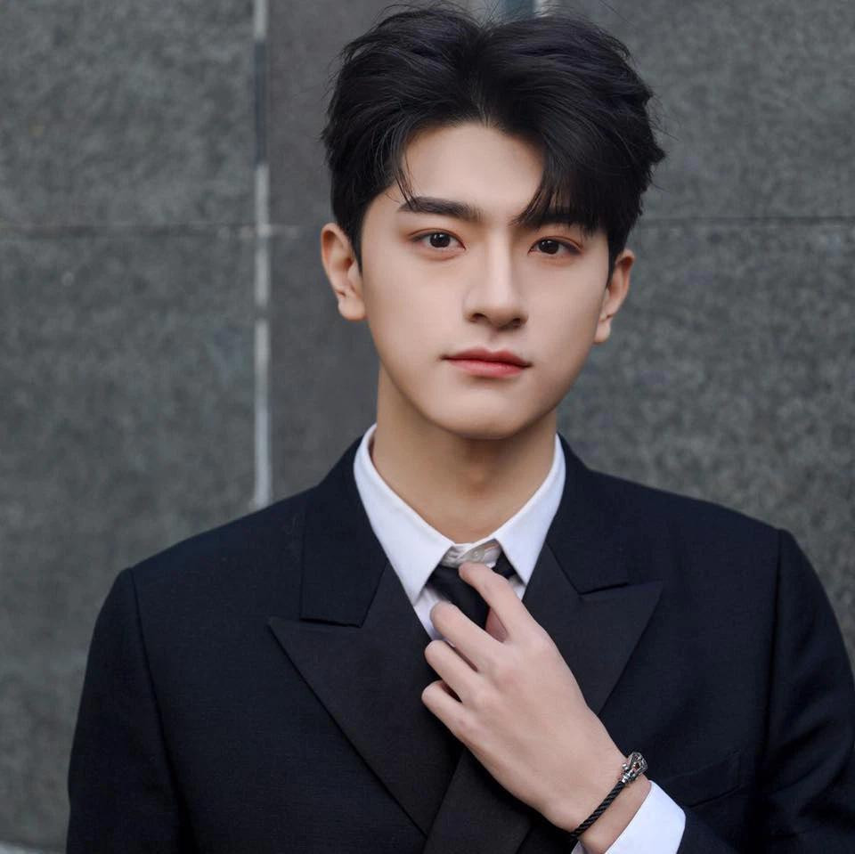 Tom gon Angela Baby hen ho my nam kem 10 tuoi luc nua dem?-Hinh-3