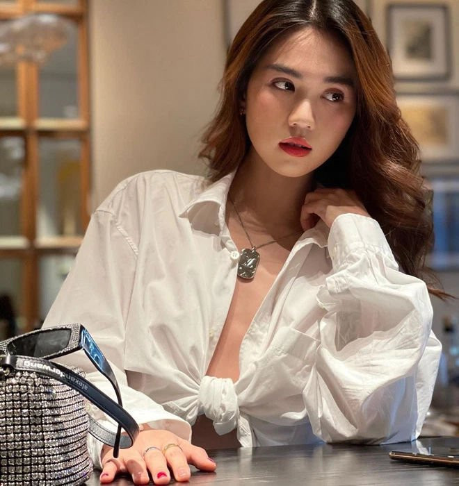 Nhung my nhan Viet me man ao so mi trang-Hinh-5