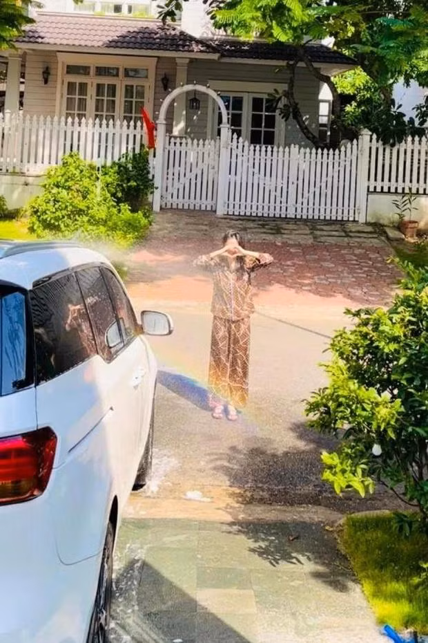 Thuy Tien - Cong Vinh dap tra the nao truoc tin 'duong ai nay di'?-Hinh-3