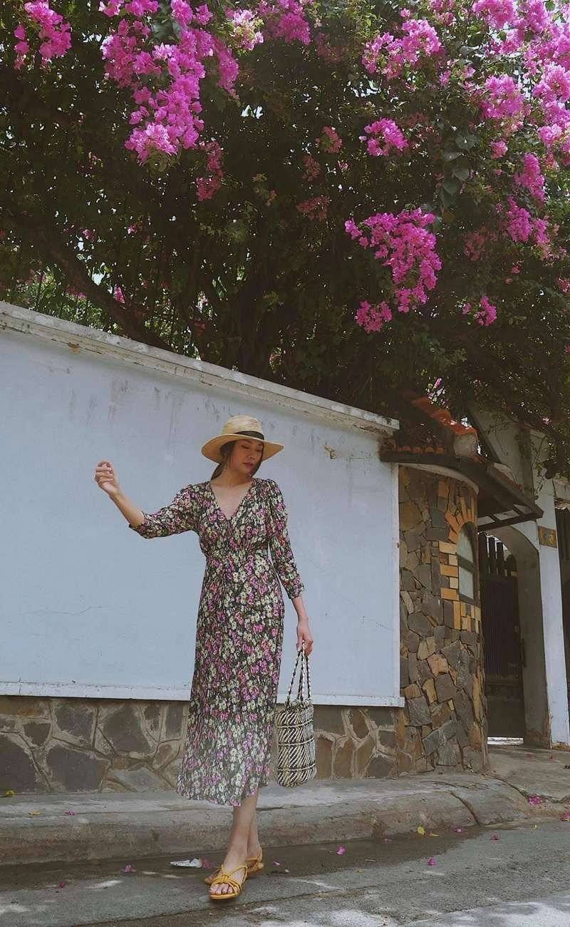 Thanh Hằng sở hữu bộ sưu tập váy hoa ghi điểm ở sự trẻ trung - Hình 4 Thanh Hang so huu bo suu tap vay hoa ghi diem o su tre trung-Hinh-4