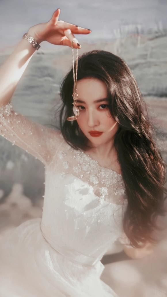 Luu Diec Phi khoe dang, lay lai duoc ve dep than tien-Hinh-8