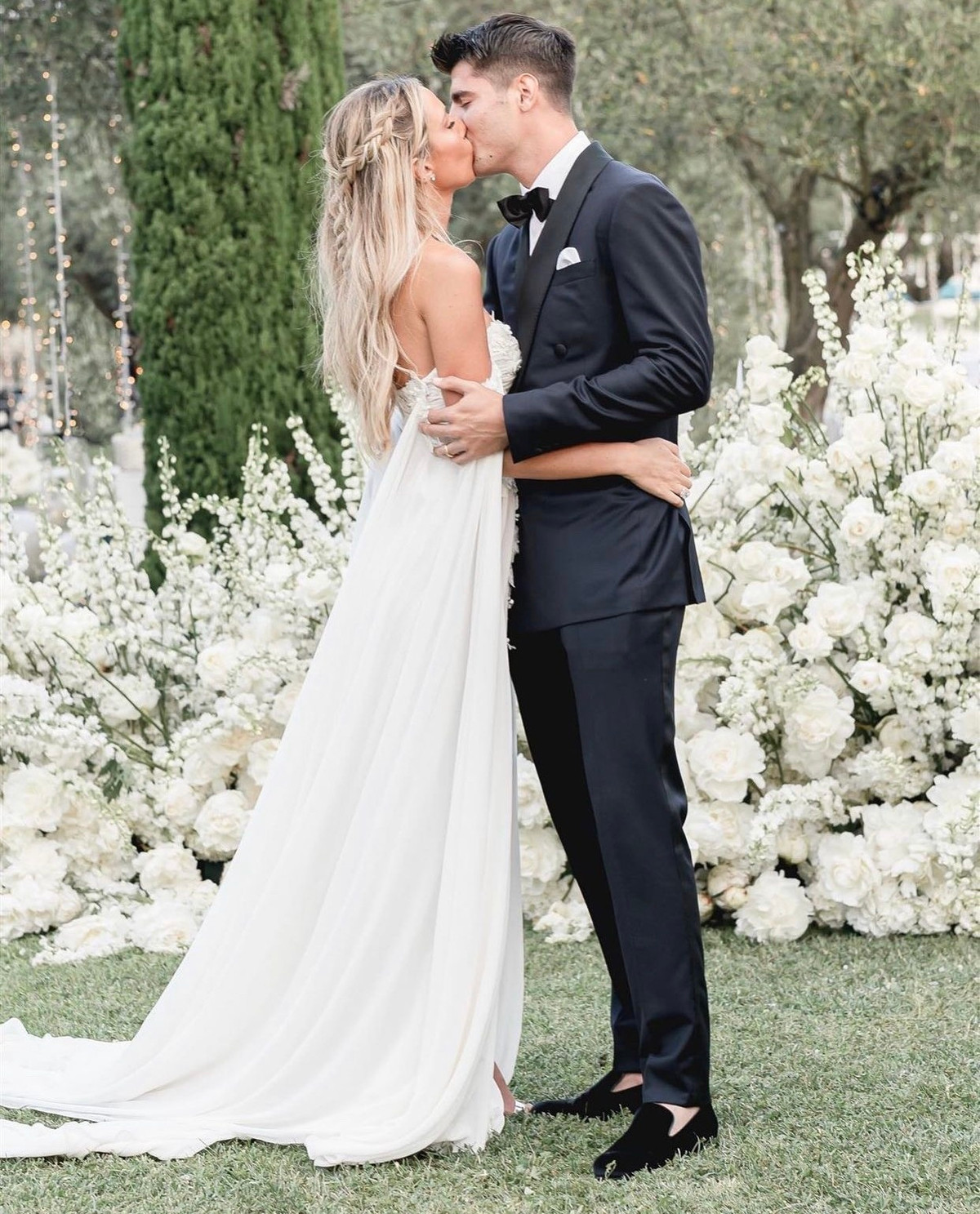 Sau khi chính thức hẹn hò vào năm 2016, chỉ 8 tháng sau, Alvaro cầu hôn bạn gái và nhận được cái gật đầu từ cô. Tháng 6/2017, đám cưới của Morata và Alice được tổ chức hoành tráng tại Venice.