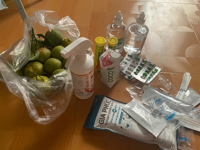 Chi phí tự điều trị COVID-19 tại nhà lên đến chục triệu đồng - Hình 2 Chi phi tu dieu tri COVID-19 tai nha len den chuc trieu dong-Hinh-2