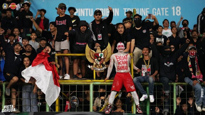 Indonesia - Nơi cuồng bóng đá nhất Đông Nam Á, hay xấu xí nhất? - Hình 3 Indonesia - Noi cuong bong da nhat Dong Nam A, hay xau xi nhat?-Hinh-3