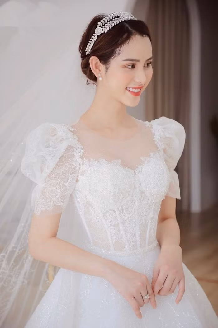 My nhan chuyen gioi dien vay cuoi: Lam Khanh Chi 'long lon'-Hinh-15