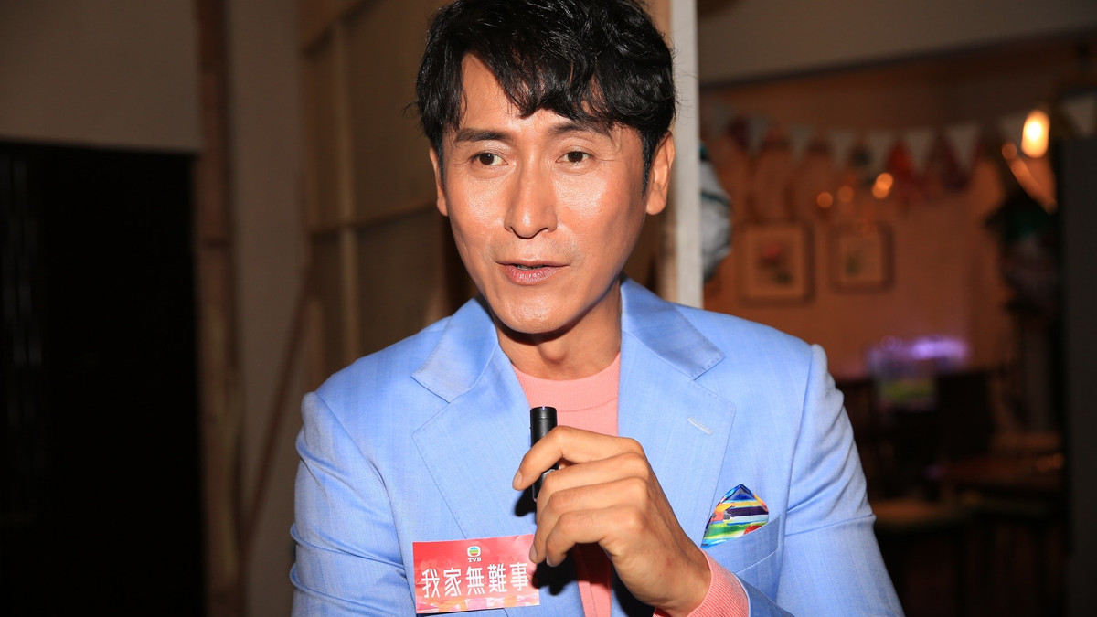 Mã Đức Chung từng bị chỉ trích cổ xúy ăn thịt động vật hoang dã khi thản nhiên húp canh thằn lằn trên sóng truyền hình.