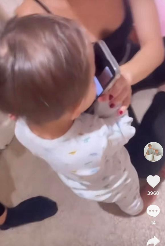 Lisa nhà Hà Hồ lạnh lùng nhưng cực tình cảm với nhân vật này Lisa nha Ha Ho lanh lung nhung cuc tinh cam voi nhan vat nay