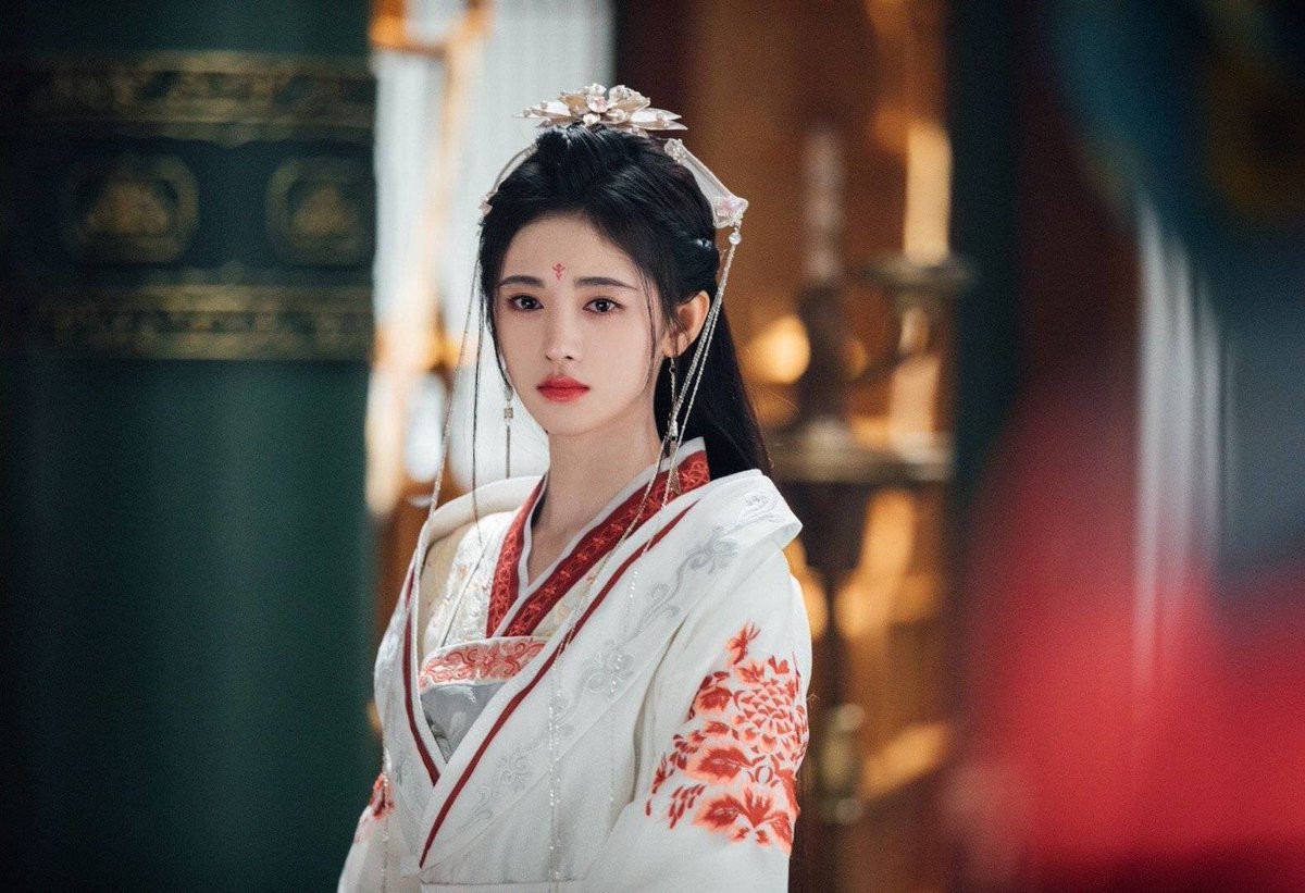 Đặc biệt, trong hoàn cảnh khó khăn, họ lại càng tỏ ra bình tĩnh, giải quyết vấn đề một cách có trật tự. Những kinh nghiệm, vốn liếng mà họ tích lũy được đã trở thành công cụ đắc lực để gặt hái thành tựu. Trời không phụ lòng người, thành công tuy đến muộn nhưng cũng bù đắp cho những vất vả mà họ đã kiên nhẫn chịu đựng.