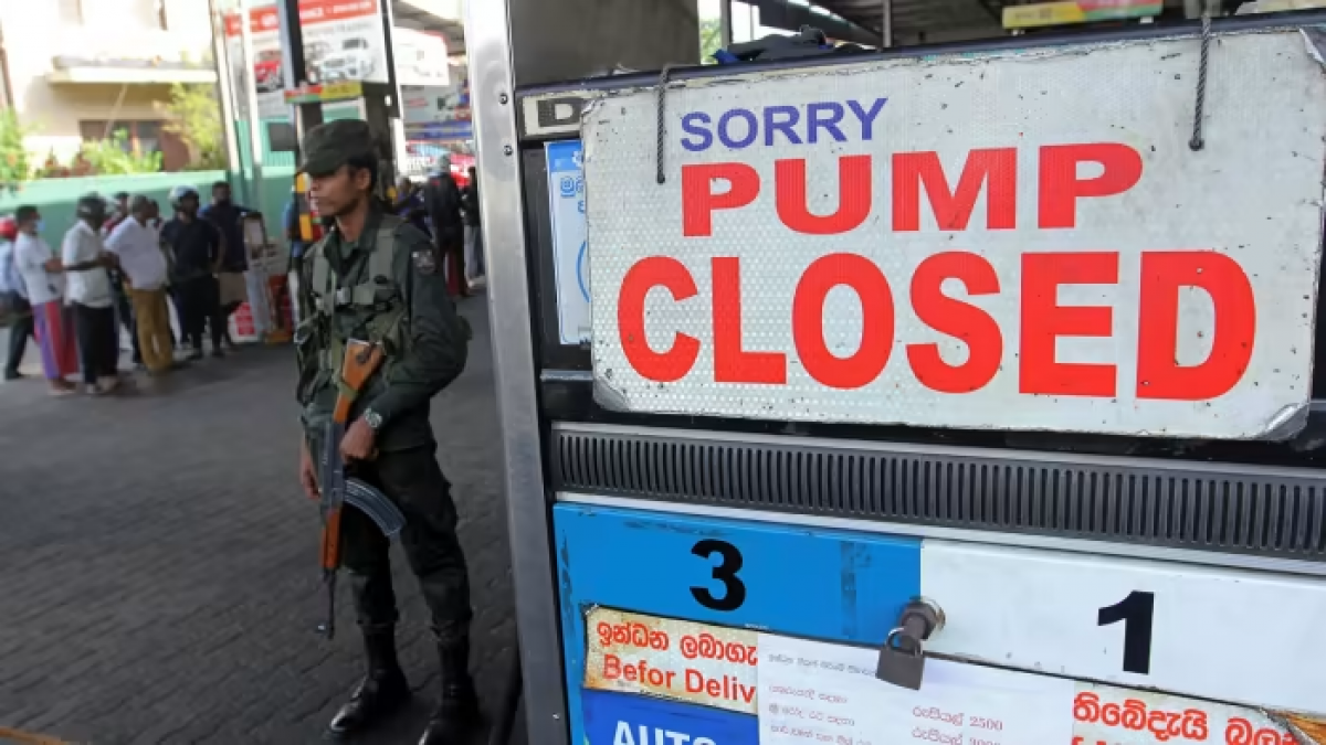 Sri Lanka ngừng bán xăng cho xe cá nhân Sri Lanka ngung ban xang cho xe ca nhan