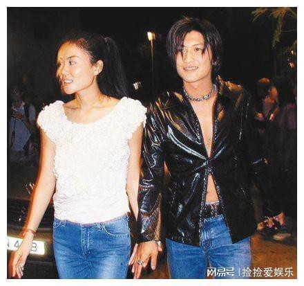 Ta Dinh Phong hai lan roi nuoc mat vi Vuong Phi