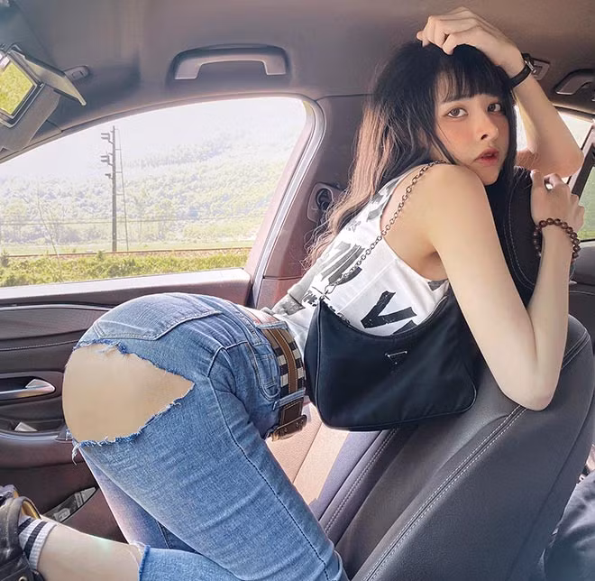 Hot gymer Nam Dinh mac ton duong cong vao bep nau an 