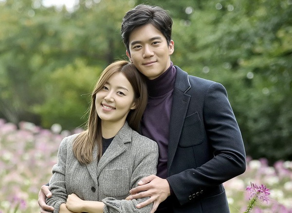 Một khi đàn ông cưới được một người vợ tốt thì bầu không khí gia đình lúc nào cũng hòa thuận. Đàn ông cưới được vợ hiếu thảo thì an tâm lo cho sự nghiệp. Cũng nhờ đó mà tự nhiên phúc khí thịnh vượng, hạnh phúc viên mãn và tròn đầy. 