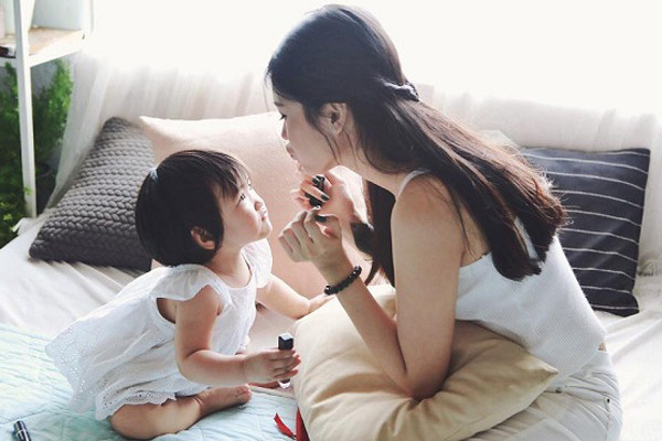 Su that bat ngo sau khi dong y cho ban gai ve chung song