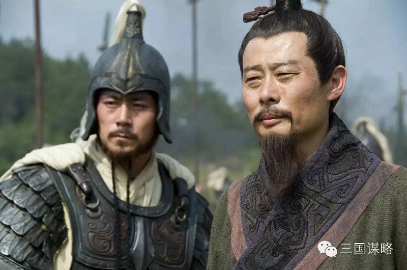 Nguoi ke nhiem Chu Du tung ban het gia san de giup ai?