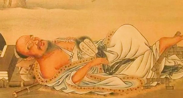 Nhưng trên thực tế, lời dạy trên có điểm hợp lý nhất định. Trong xây dựng, người ta thường chọn hướng nhà Bắc hoặc Nam. Đặc biệt nhà hướng Nam có đặc điểm là dễ hấp thụ ánh sáng mặt trời, giúp sinh dương khí, có lợi cho gia chủ. Do đó, hướng Bắc - Nam được cho là có lợi cho cơ thể con người, giúp con người có nhiều sinh lực.