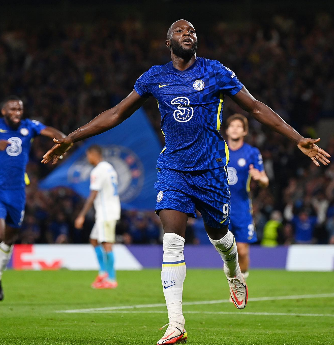 Lukaku gây sốc với thể hình cơ bắp - Hình 3 Lukaku gay soc voi the hinh co bap-Hinh-3