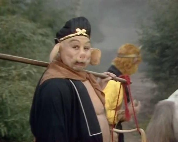 Tại sao Trư Bát Giới phải lột áo sau khi trừ yêu trong Tây du ký 1986? - Hình 2 Tai sao Tru Bat Gioi phai lot ao sau khi tru yeu trong Tay du ky 1986?-Hinh-2