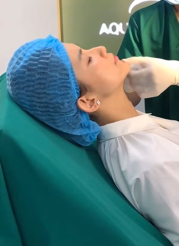 Hoa hau Hoan vu dau tien cua Viet Nam khien fan xuyt xoa-Hinh-8