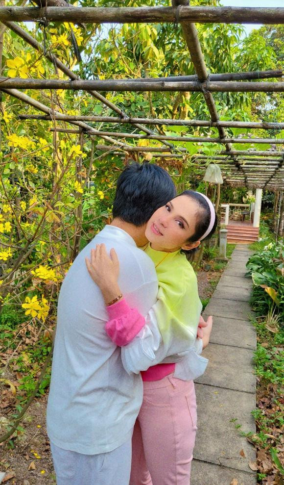 Viet Trinh kho chiu khi bi hoi ve ba cua con trai dau-Hinh-2