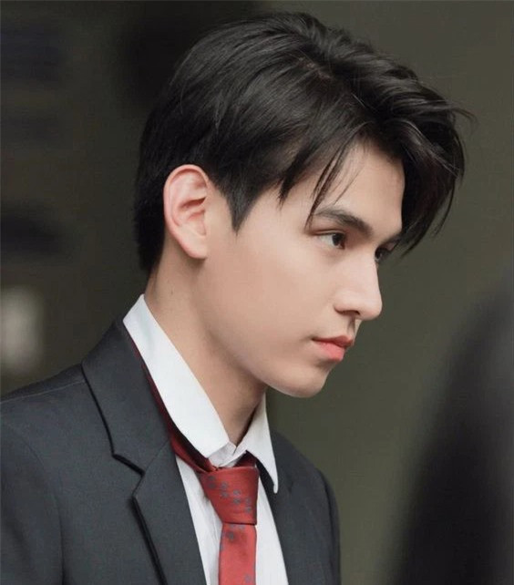 Vào nhà nghỉ bị bố bạn gái nhìn thấy nhưng đôi bên đều lờ đi ảnh 1