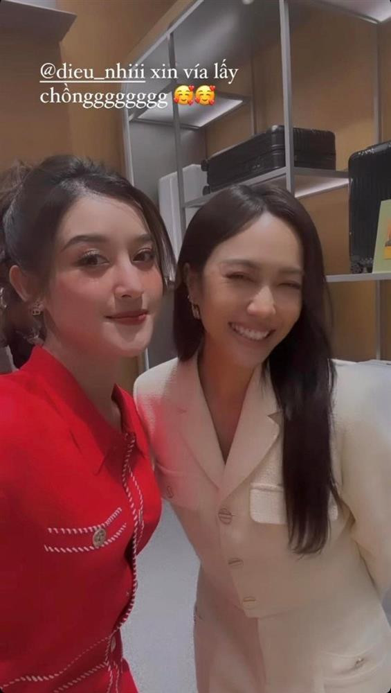 Dieu Nhi lo dau hieu lao hoa tuoi 31 giong het Nha Phuong