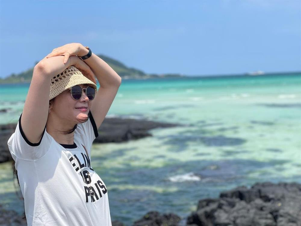 Choi Ji Woo lam gi sau tin don bi chong dam truoc cua nha?-Hinh-3