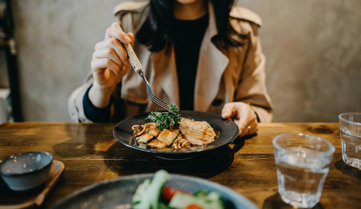 7 cach an uong sai lam khien ban gia nhanh mot cach tham lang