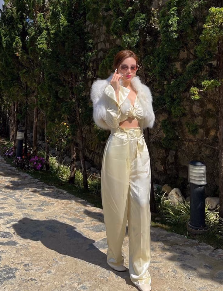 Huyen Baby du xuan moi ngay 1 bo, Tet kieu 'nha giau' la day!-Hinh-2