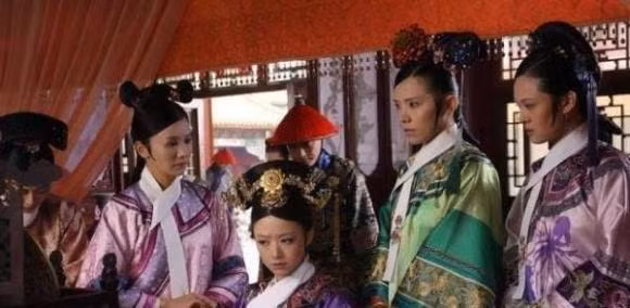 Sau khi duoc Ung Chinh sung ai ba lan trong mot dem, Le tan bi that sung?