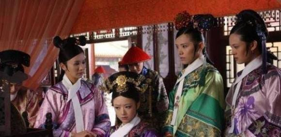 Sau khi duoc Ung Chinh sung ai ba lan trong mot dem, Le tan bi that sung?