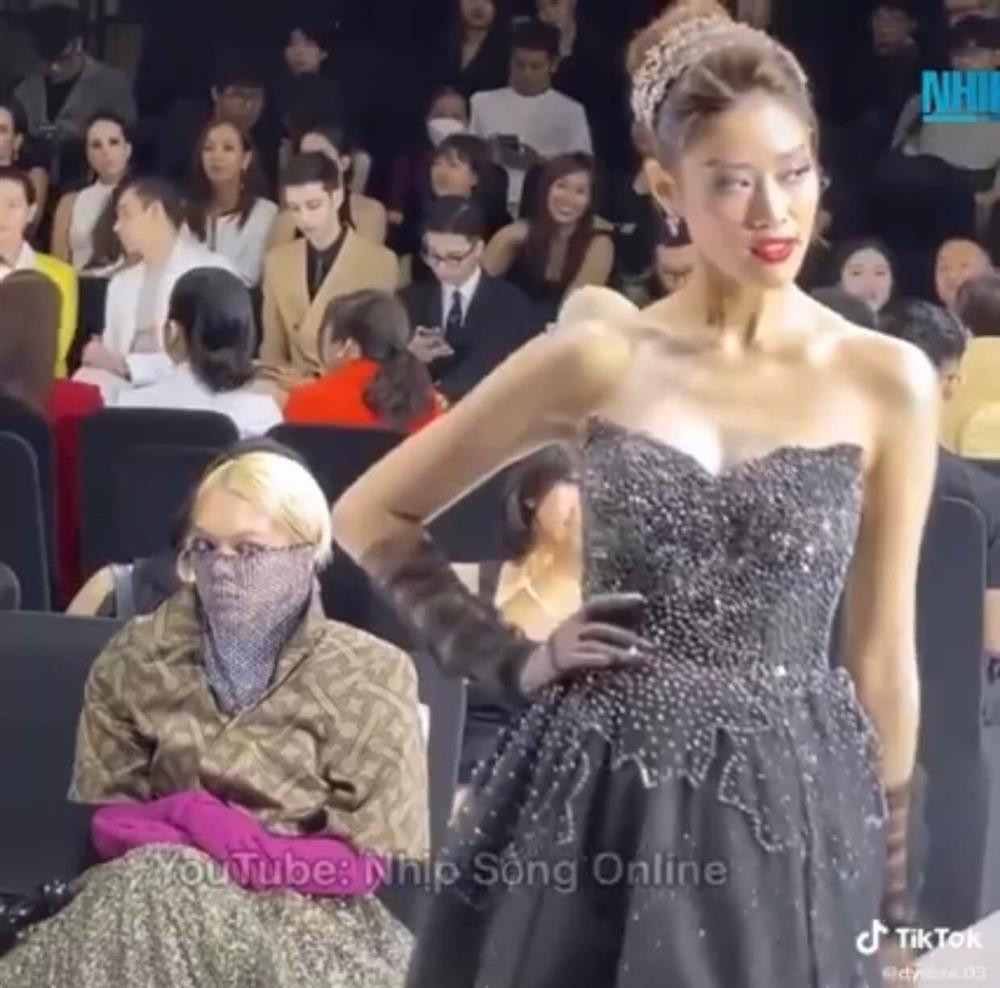 Khanh Van dien vedette, anh mat mot khach moi sac hon dao