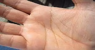 Những người này thường hào sảng, tốt bụng, sẵn sàng giúp đỡ người khác. Họ giỏi nắm bắt tình hình, có khí chất nổi bật và giao tiếp tốt. Đặc biệt, họ là người có tố chất làm lãnh đạo.