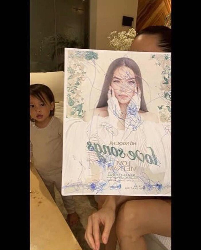 Ho Ngoc Ha 'khoc khong ra tieng' khi bi con gai cung Lisa ve-Hinh-4