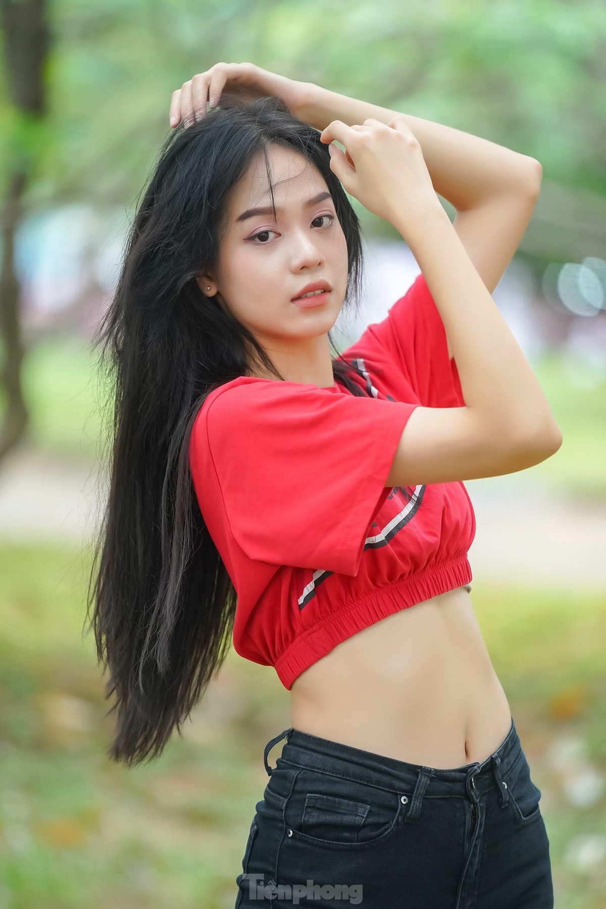 Vong eo thon cua Hoa hau Huynh Thi Thanh Thuy