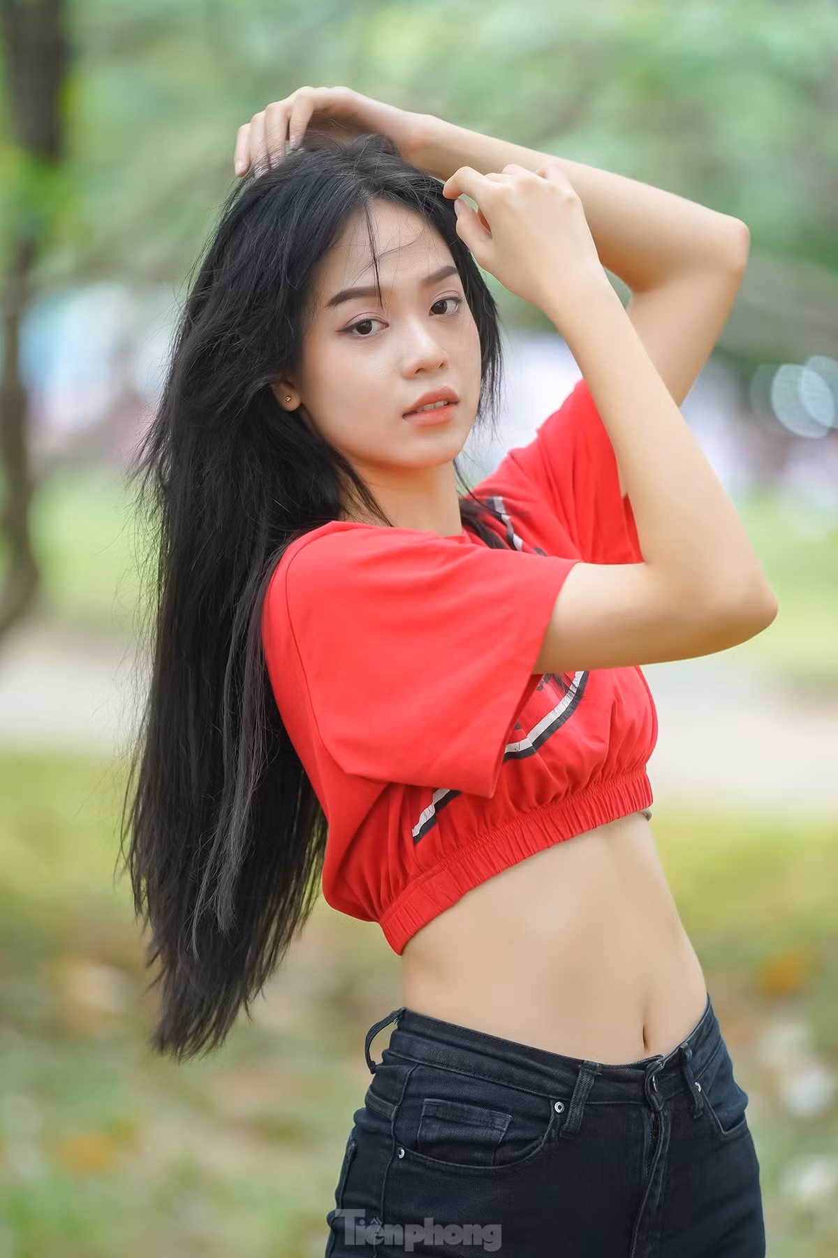 Vong eo thon cua Hoa hau Huynh Thi Thanh Thuy