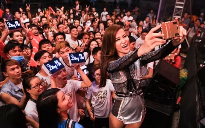 Fanpage Hoa hau Hoan vu Viet Nam bi 'khung bo' vi on ao cua Dong Nhi-Hinh-7