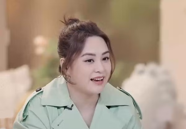 Sao nu trong vu lo 1.300 anh nhay cam chan dong gio ra sao?-Hinh-2