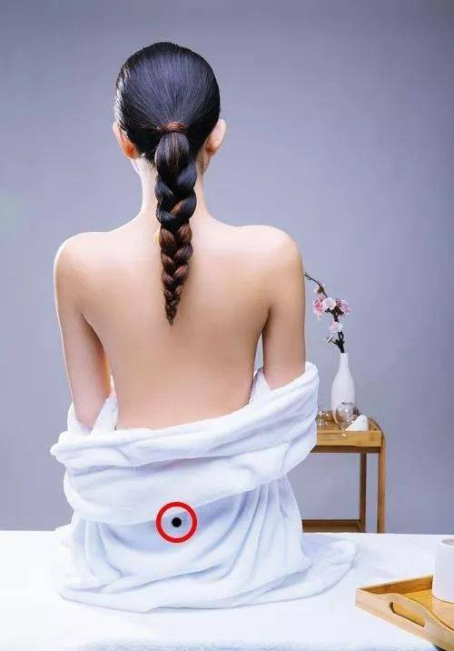 Người có nốt ruồi ở vị trí này trên lưng có số phú quý - Hình 5 Nguoi co not ruoi o vi tri nay tren lung co so phu quy-Hinh-5