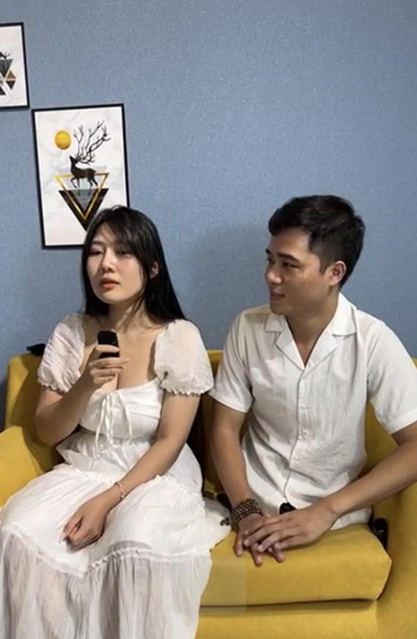 Chang trai khong chan cuoi vo xinh nhu hoa-Hinh-2