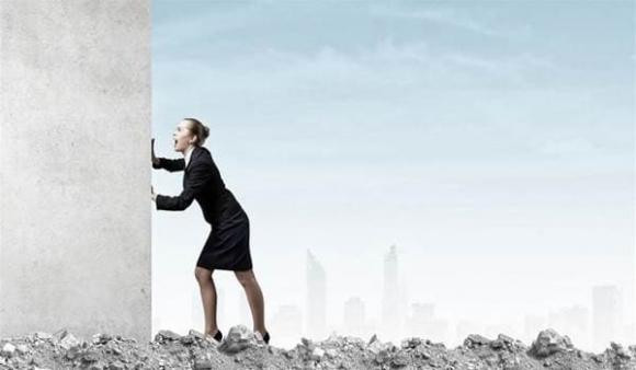 Ly do nguoi ngheo luon thieu tien, ban ron khong co thoi gian-Hinh-2