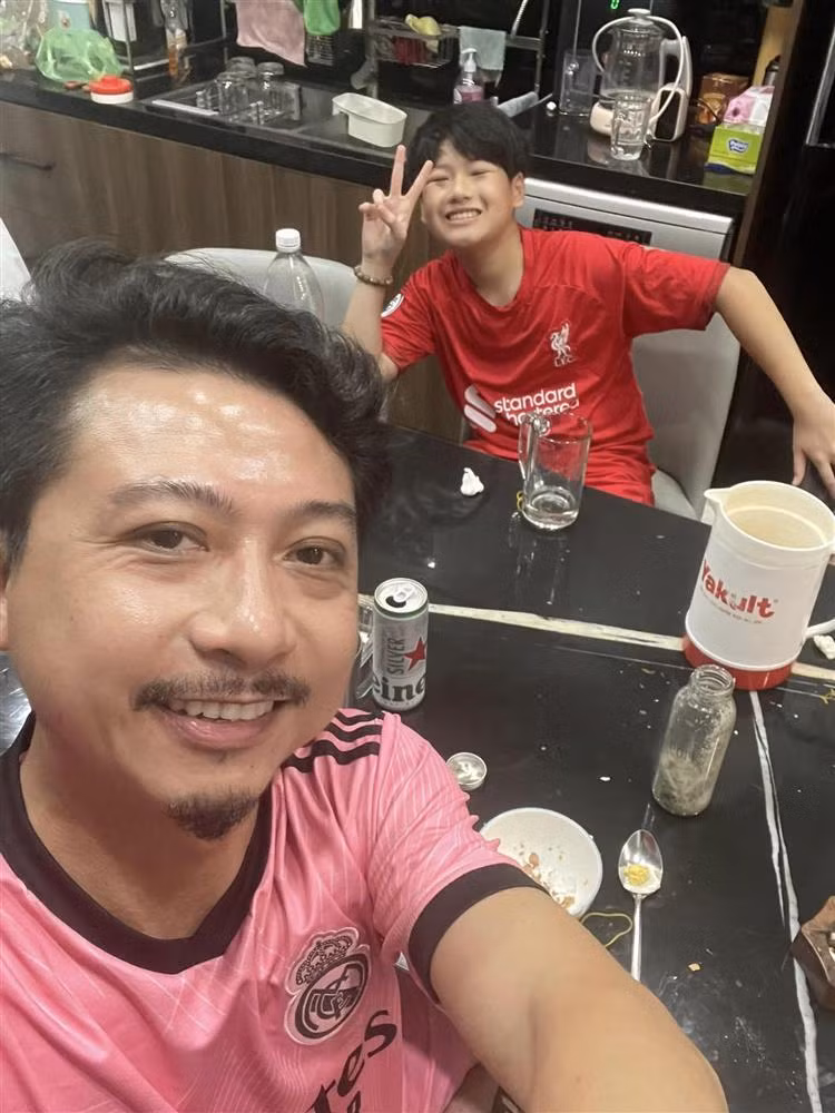 Con trai Lam Vy Da 11 tuoi cao ngang bo, dan sao tram tro-Hinh-6