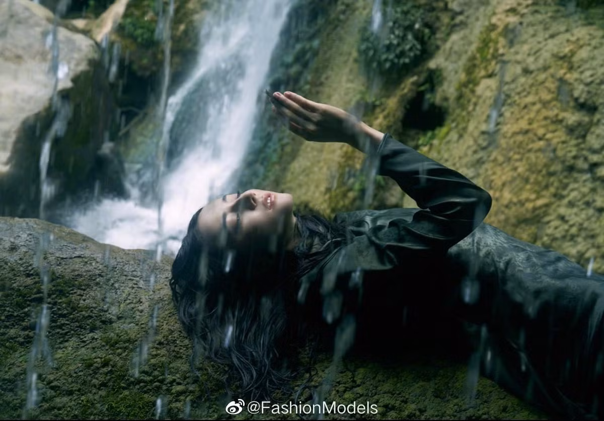 Mat moc cua Dich Le Nhiet Ba-Hinh-8