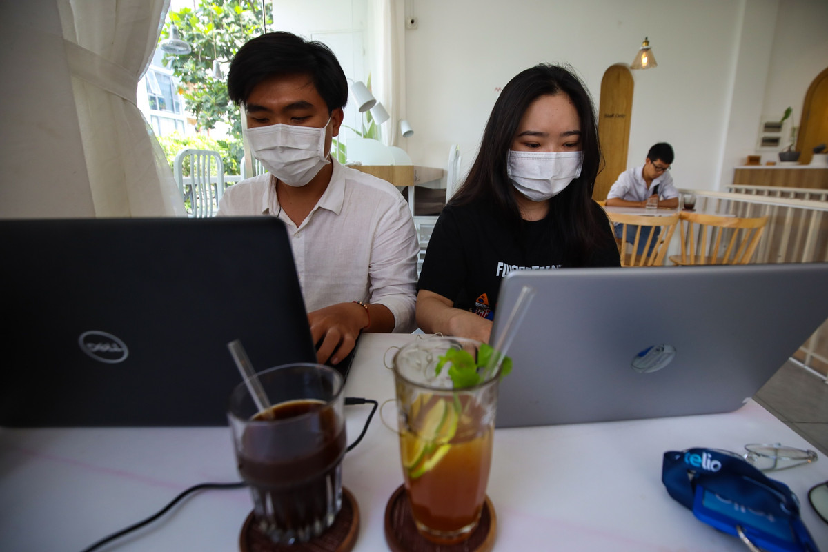 Gioi tre lam viec o quan ca phe, chu khong phai thu vien-Hinh-6