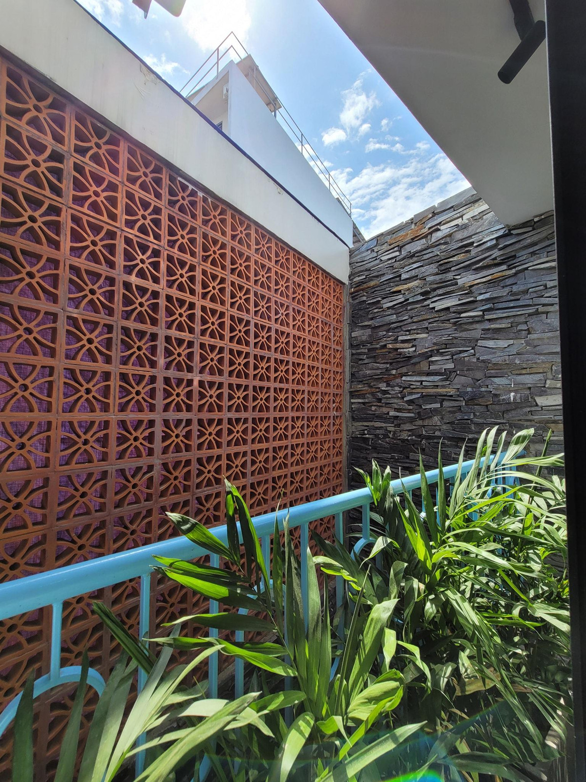 Ngoi nha me cung tren manh dat meo, xay trong 3 nam-Hinh-6